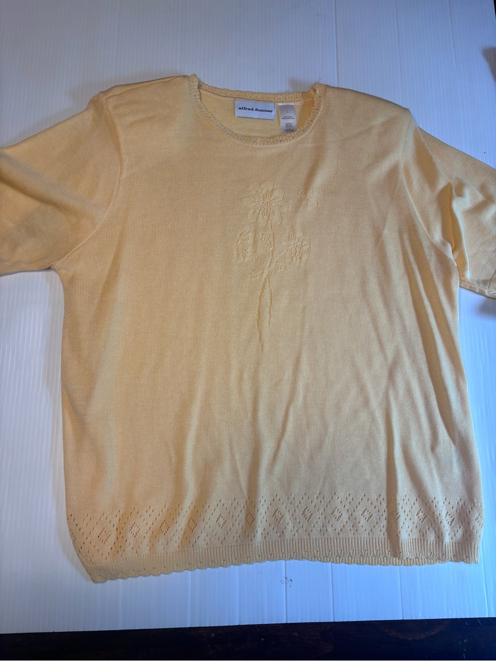 NWT Alfred Dunner Pale Yellow acrylic short sleeve sweater